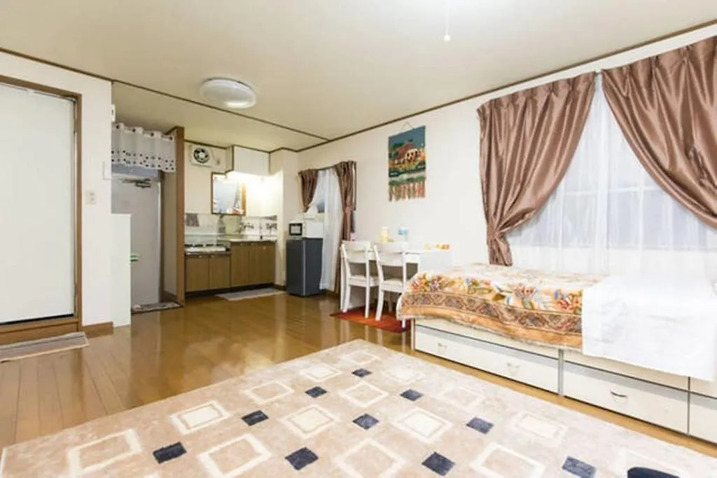 Shinjuku Apartment 103 Токио
